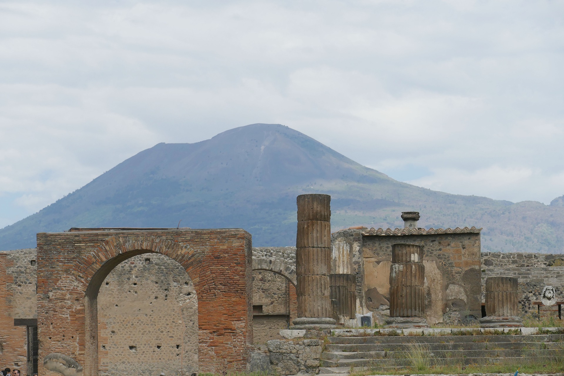 Eruzione del Vesuvio: Episodio Epocale che Ha Scosso la Storia